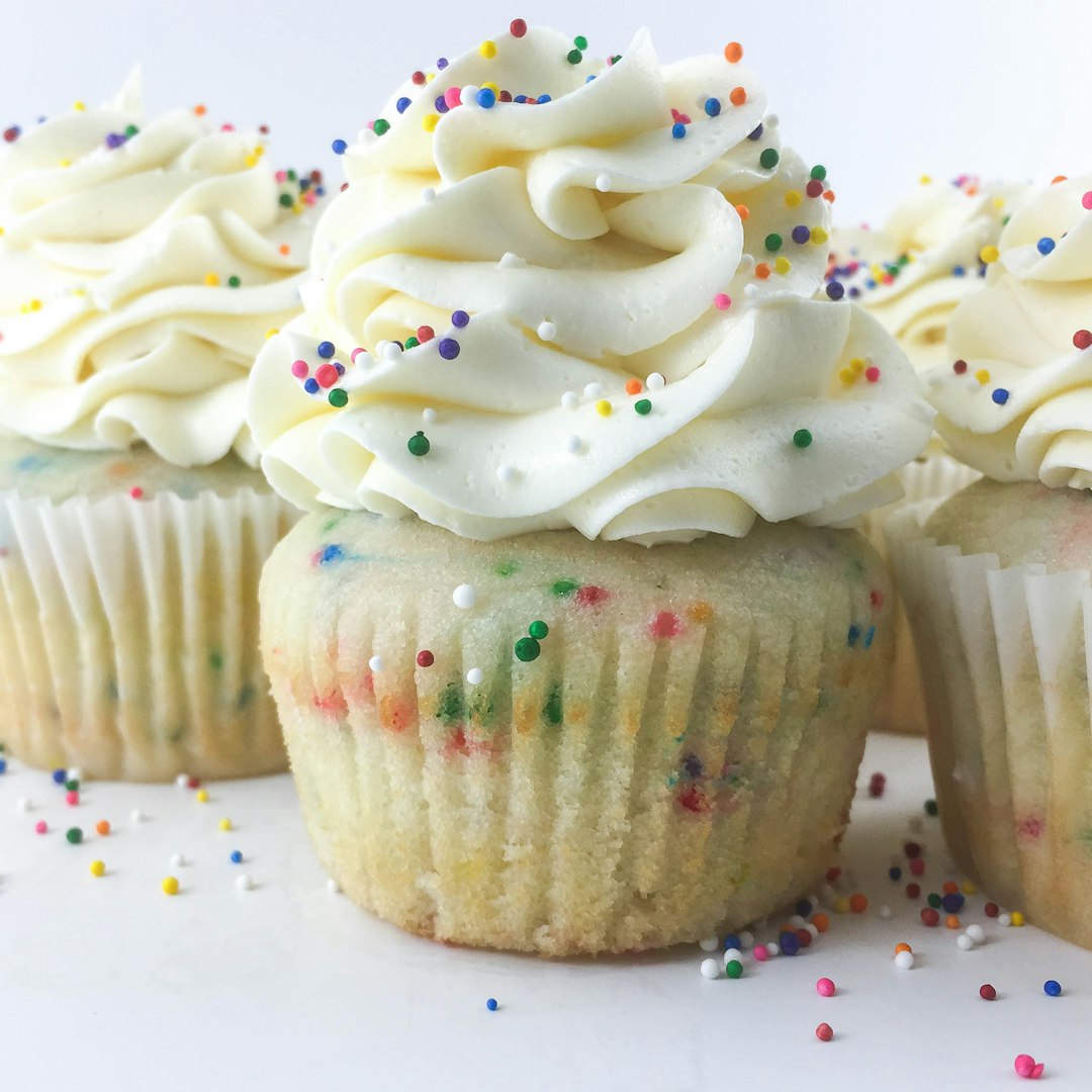 Assorted decorated cupcakes